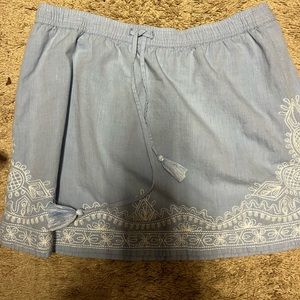 Vineyard vine light blue elastic skirt